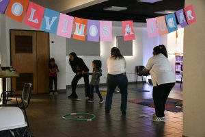 “Volvimos a jugar”: familias y comunidad se reunieron en la Biblioteca Lenzi para una jornada sensorial e inclusiva