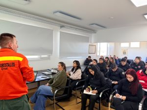 Santa Cruz fortalece la preparación para el combate de incendios forestales con la formación de brigadistas