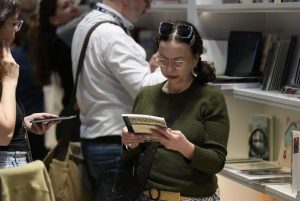 Santa Cruz superó las expectativas en ventas en la Feria Internacional del Libro 2026