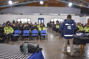 Empezó en Río Gallegos la capacitación a personal policial para fortalecer los controles de transporte en la provincia
