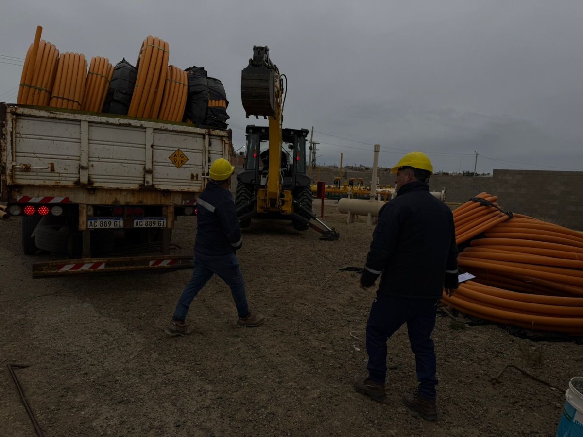 Caleta Olivia: llegaron los materiales para iniciar la esperada obra de extensión de la red de gas