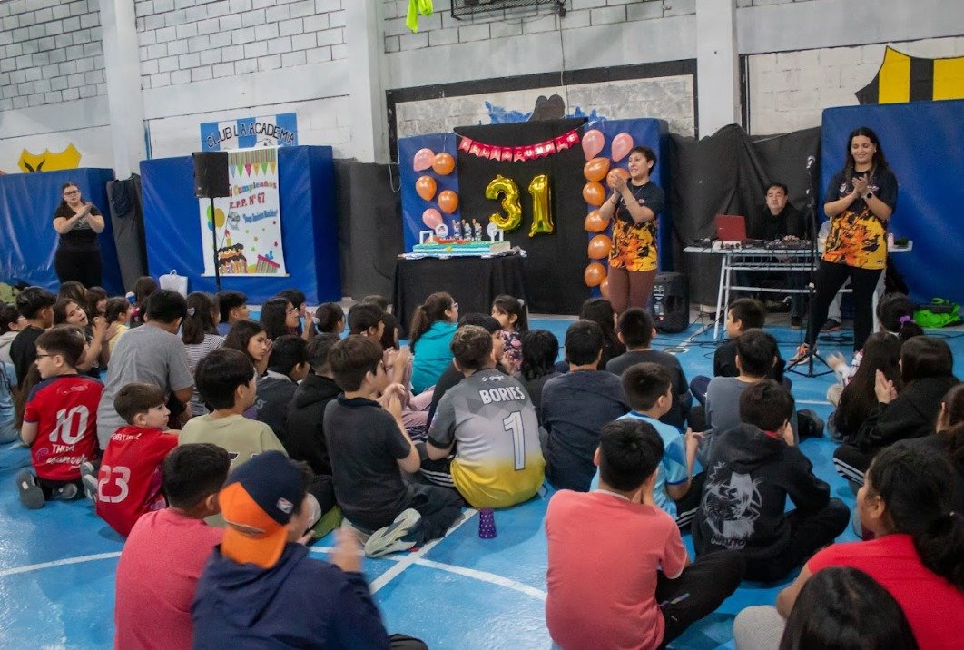 La Escuela PrimariaN° 67 celebró sus 31° Aniversario en 28 de Noviembre