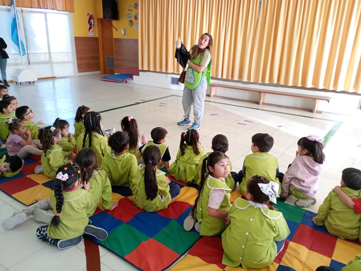 El Jardín N° 16 recibió a la División de Canes para promover el cuidado responsable de animales