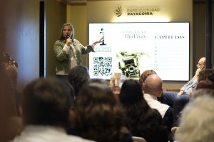 De Perito Moreno a El Calafate: Santa Cruz presentó historia y narrativa en la FILBA 2026