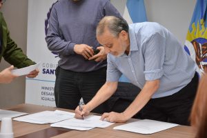 El Ministerio de Desarrollo Social entrega matrículas a nuevas cooperativas