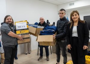 Educación realizó entrega de indumentaria al personal administrativo y operario
