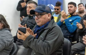 Educación realizó entrega de indumentaria al personal administrativo y operario