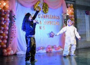La Escuela Especial N° 5 de El Calafate celebró sus 40 aniversarios junto a la comunidad