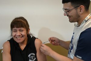 Realizaron operativo con atención médica y vacunación en La Esperanza y Camusu Aike