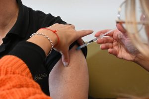Realizaron operativo con atención médica y vacunación en La Esperanza y Camusu Aike