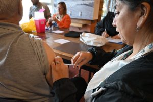 Realizaron operativo con atención médica y vacunación en La Esperanza y Camusu Aike