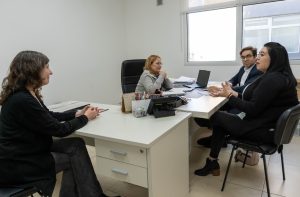 Educación fortalece lazos con el COMUNA y la Fundación CENTA para el cuidado de las infancias