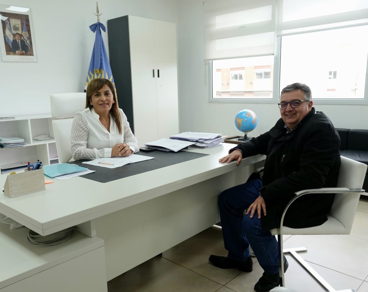 Por decisión política de Claudio Vidal, docentes y auxiliares podrán acceder a la casa propia
