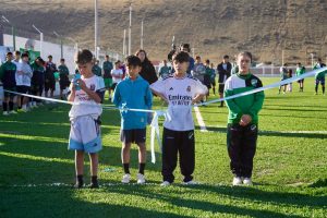 Claudio Vidal inauguró una cancha de césped sintético en Gobernador Gregores y refuerza la inversión deportiva en Santa Cruz