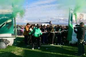 Claudio Vidal inauguró una cancha de césped sintético en Gobernador Gregores y refuerza la inversión deportiva en Santa Cruz