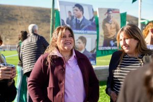 Claudio Vidal inauguró una cancha de césped sintético en Gobernador Gregores y refuerza la inversión deportiva en Santa Cruz