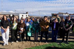 “Este es el camino: trabajar juntos en unidad para salir adelante”, afirmó Claudio Vidal al inaugurar una nueva cancha en Gobernador Gregores
