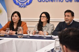Santa Cruz fortalece las políticas de niñez y adolescencia con nuevos convenios del programa PAINA