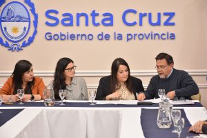 Santa Cruz fortalece las políticas de niñez y adolescencia con nuevos convenios del programa PAINA