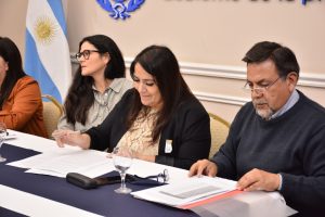 Santa Cruz fortalece las políticas de niñez y adolescencia con nuevos convenios del programa PAINA