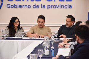 Santa Cruz fortalece las políticas de niñez y adolescencia con nuevos convenios del programa PAINA