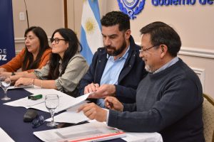 Santa Cruz fortalece las políticas de niñez y adolescencia con nuevos convenios del programa PAINA
