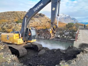Se realizaron trabajos de mantenimiento en el puente sobre el Río Elena