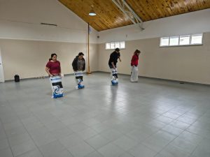 Estudiantes de Fitz Roy recuperan juegos tradicionales en una jornada junto a las familias