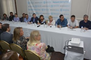 Velázquez: "Los chicos, las chicas y les chiques de Santa Cruz nos necesitan"