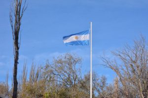 Las bandas de la Policía y del Ejército conmemoraron el Día de la Escarapela