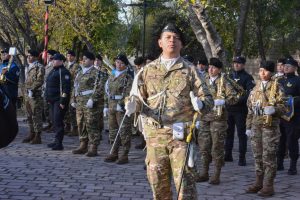 Las bandas de la Policía y del Ejército conmemoraron el Día de la Escarapela