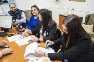 Desarrollo Social firmó convenio del Programa PAINA con la Comisión de Fomento de Tres Lagos