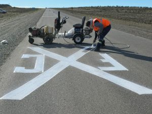 Vialidad Provincial realiza con trabajos de demarcación horizontal en Jaramillo
