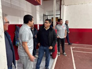 El Gobierno de Santa Cruz acompañará el sueño del césped sintético para Independiente