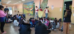 Se promueve la producción apícola y la educación ambiental en Los Antiguos