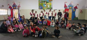 Se promueve la producción apícola y la educación ambiental en Los Antiguos
