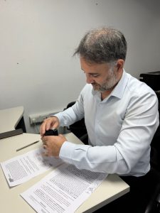 Servicios Públicos realizó apertura de sobres para equipar al personal con indumentaria de abrigo