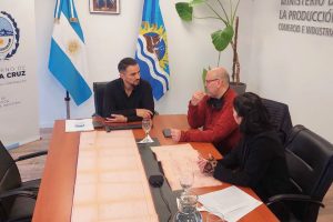 Provincia recibió un plano histórico ferroviario vinculado a Yacimientos Carboníferos Fiscales