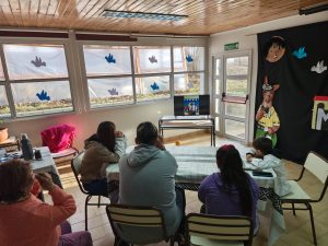 La Escuela Rural N° 24 de Camusu Aike conmemoró los 14 años de la creación de la bandera Tehuelche
