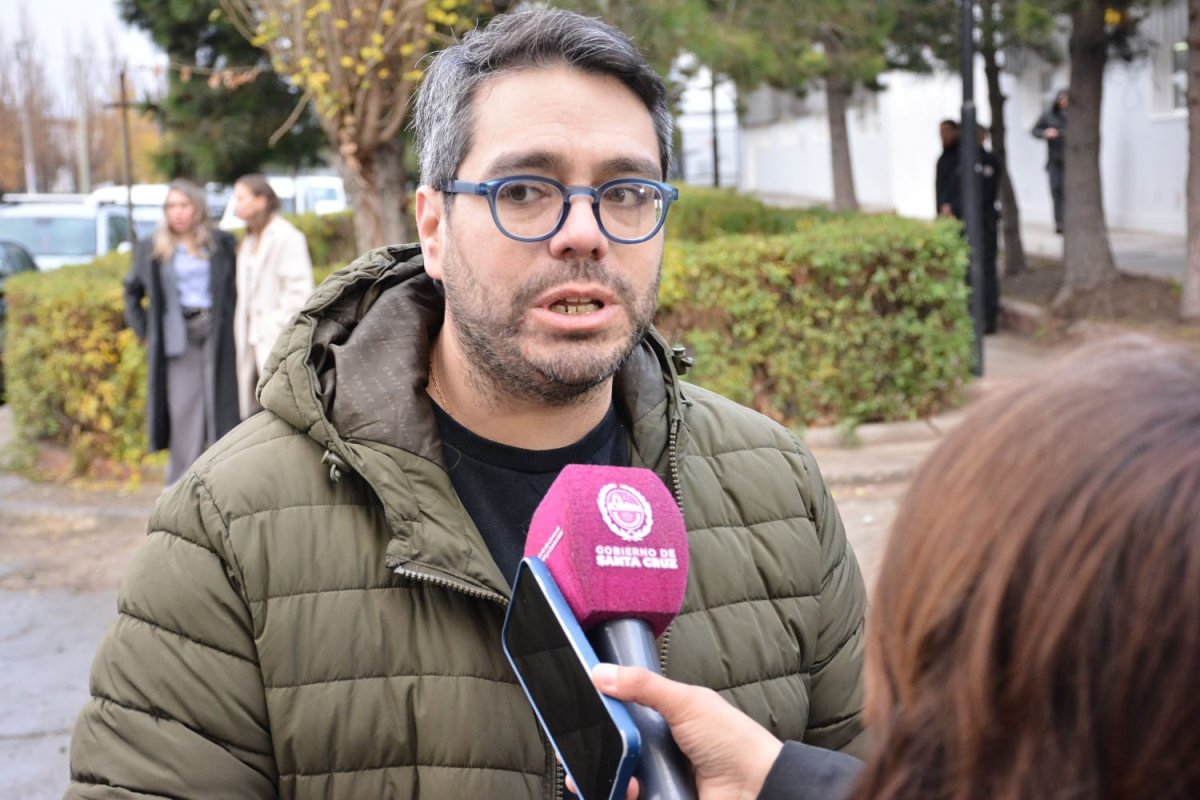 Gastón Flores destacó la llegada de medicamentos al Hospital Regional: “Nos da un oxígeno clave para sostener la atención”