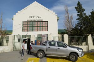 El Gobierno Provincial hizo entrega de nuevos equipos de calefacción en la Escuela Primaria N° 64 de Las Heras