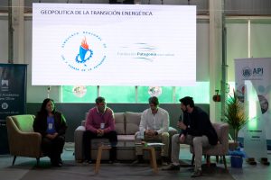 Estudiantes de escuelas técnicas de Caleta Olivia participaron del 2° Foro Portuario Marítimo