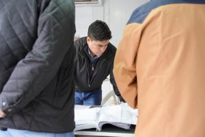 Claudio Vidal recorrió obras e instituciones de Puerto Santa Cruz y reafirmó el compromiso con el desarrollo local