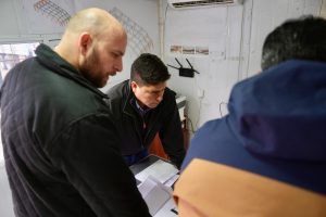 Claudio Vidal recorrió obras e instituciones de Puerto Santa Cruz y reafirmó el compromiso con el desarrollo local