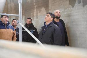 Claudio Vidal recorrió obras e instituciones de Puerto Santa Cruz y reafirmó el compromiso con el desarrollo local