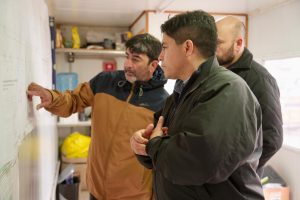 Claudio Vidal recorrió obras e instituciones de Puerto Santa Cruz y reafirmó el compromiso con el desarrollo local