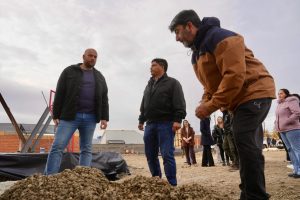 Claudio Vidal recorrió obras e instituciones de Puerto Santa Cruz y reafirmó el compromiso con el desarrollo local