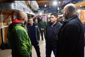 Claudio Vidal recorrió obras e instituciones de Puerto Santa Cruz y reafirmó el compromiso con el desarrollo local