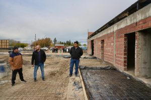 Claudio Vidal recorrió obras e instituciones de Puerto Santa Cruz y reafirmó el compromiso con el desarrollo local