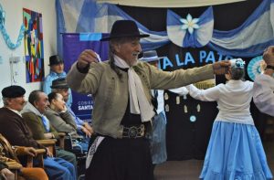 El Jardín de Infantes N° 1 celebró el 25 de Mayo junto a los residentes de la institución "Dr. Braulio Zumalacarregui"